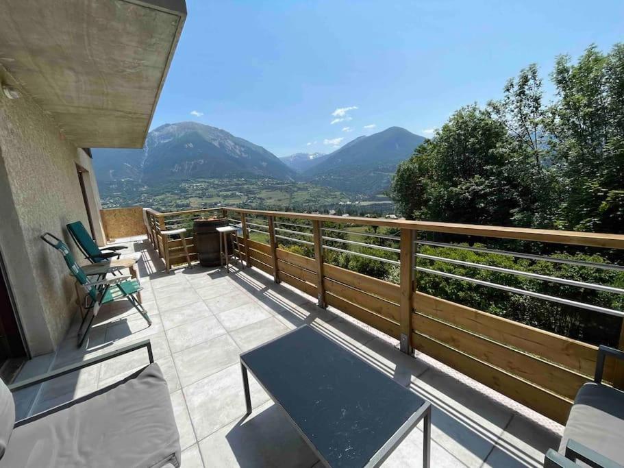 Gite Confort 15 Couchages, Vue Panoramique Montagne Hautes Alpes, Terrasses Embrun Exterior photo