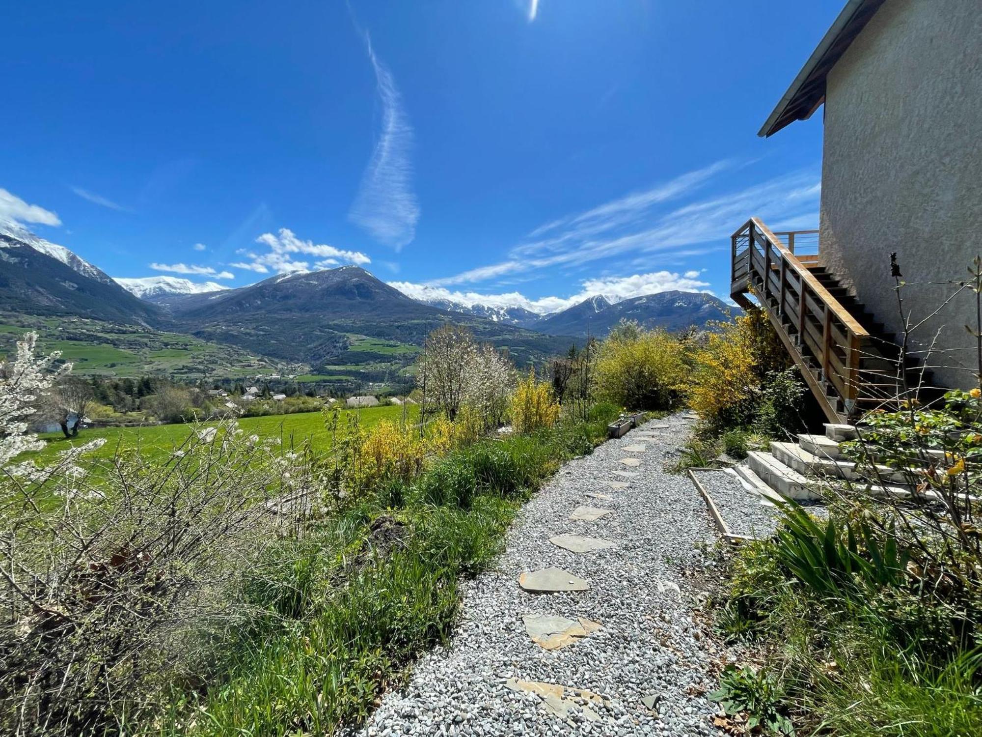 Gite Confort 15 Couchages, Vue Panoramique Montagne Hautes Alpes, Terrasses Embrun Exterior photo